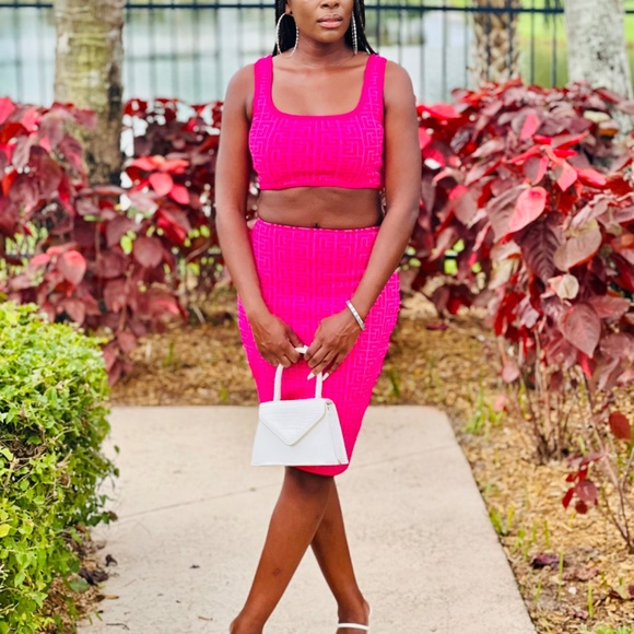 Super Cute Crop Top Zip Up Skirt Set - Picture 3 of 3